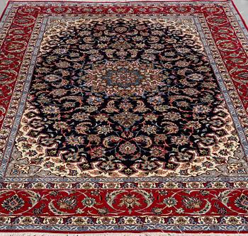 A CARPET, Old Esfahan, part silk, ca 306,5 x 201 cm.