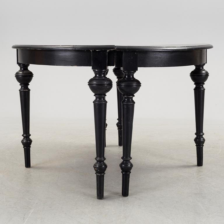 A 19th century dining table.