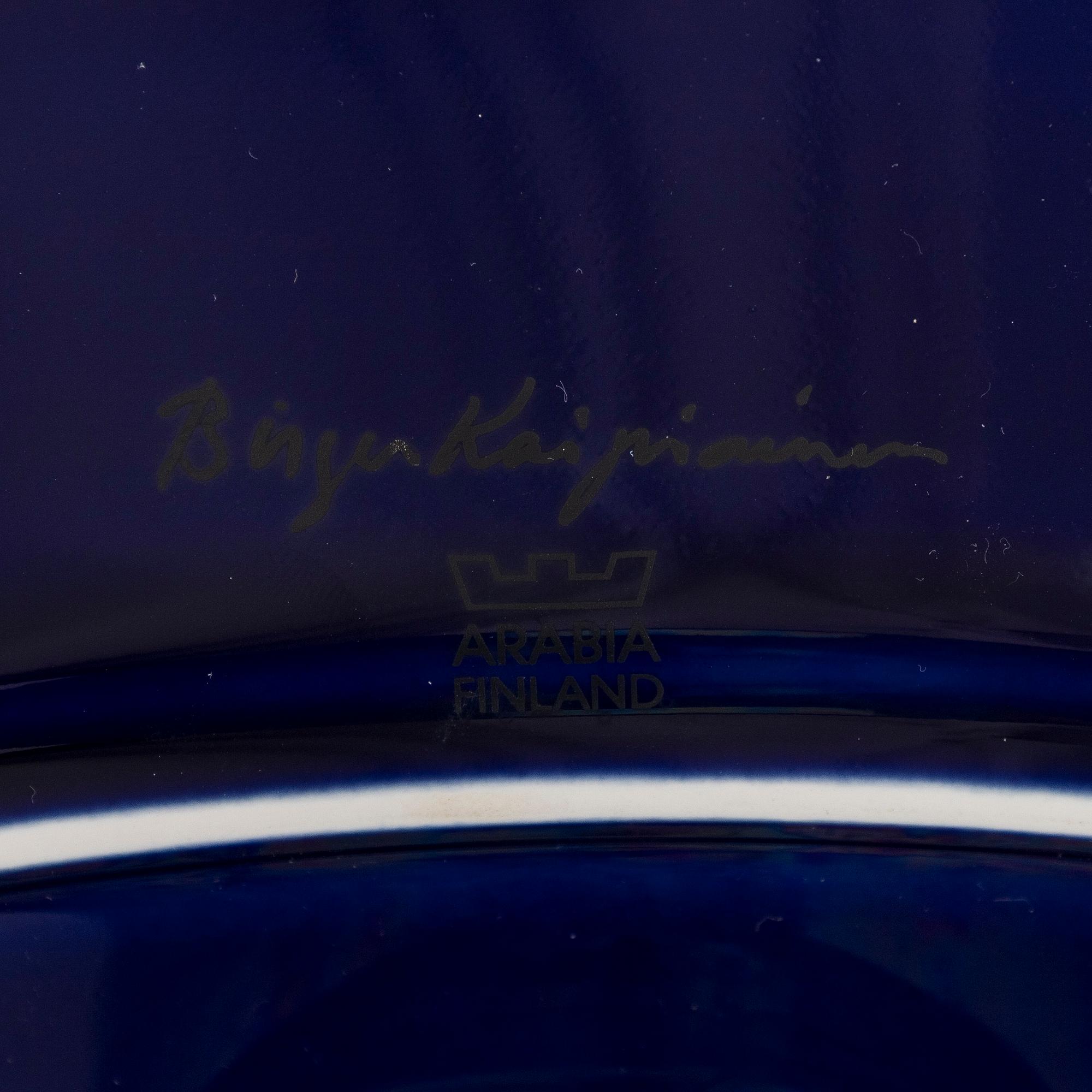 Birger Kaipiainen, a footed 'Florence´ ceramic dish, marked Birger Kaipiainen, Arabia Finland.