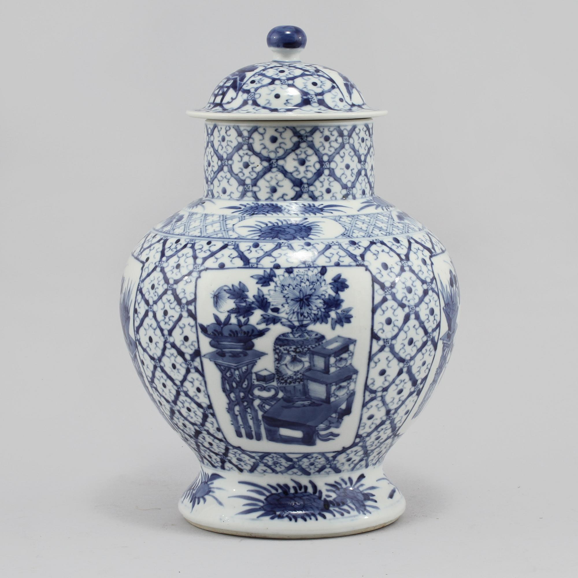 LOCKURNA, porslin, Kina, 1900-tal.