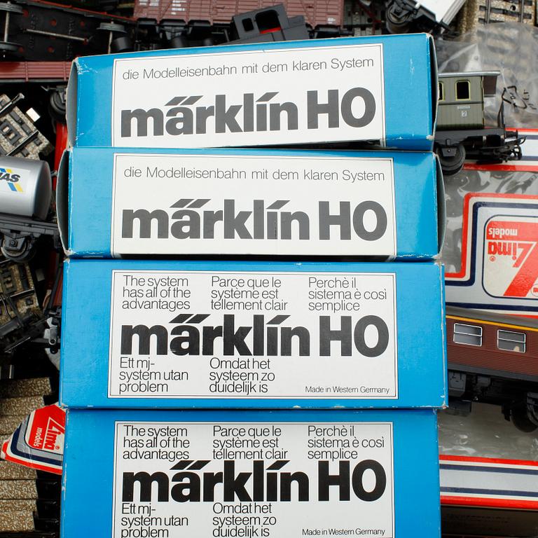 PARTI MÄRKLIN, lok, räls, transformator och vagnar.