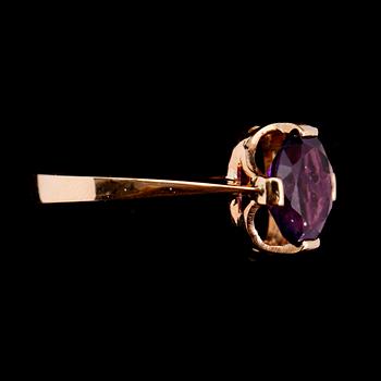 RING, 18 k guld, ametist ca 1.40 ct, svenska stämplar 1989.