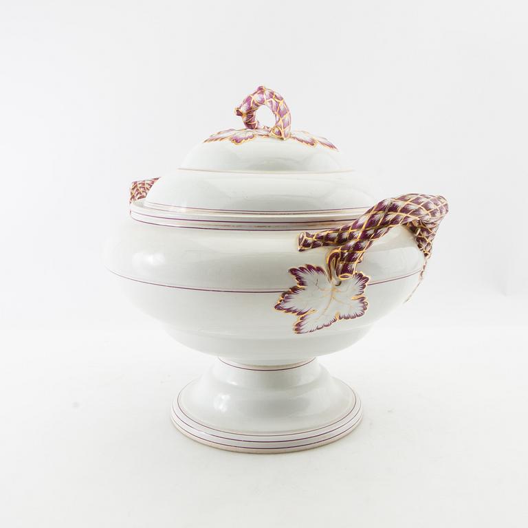 Tureen with lid early 20th century porcelain.