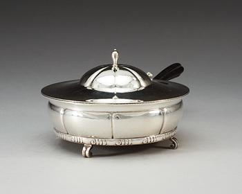 A K. Anderson silver lidded dish, Stockholm 1917,