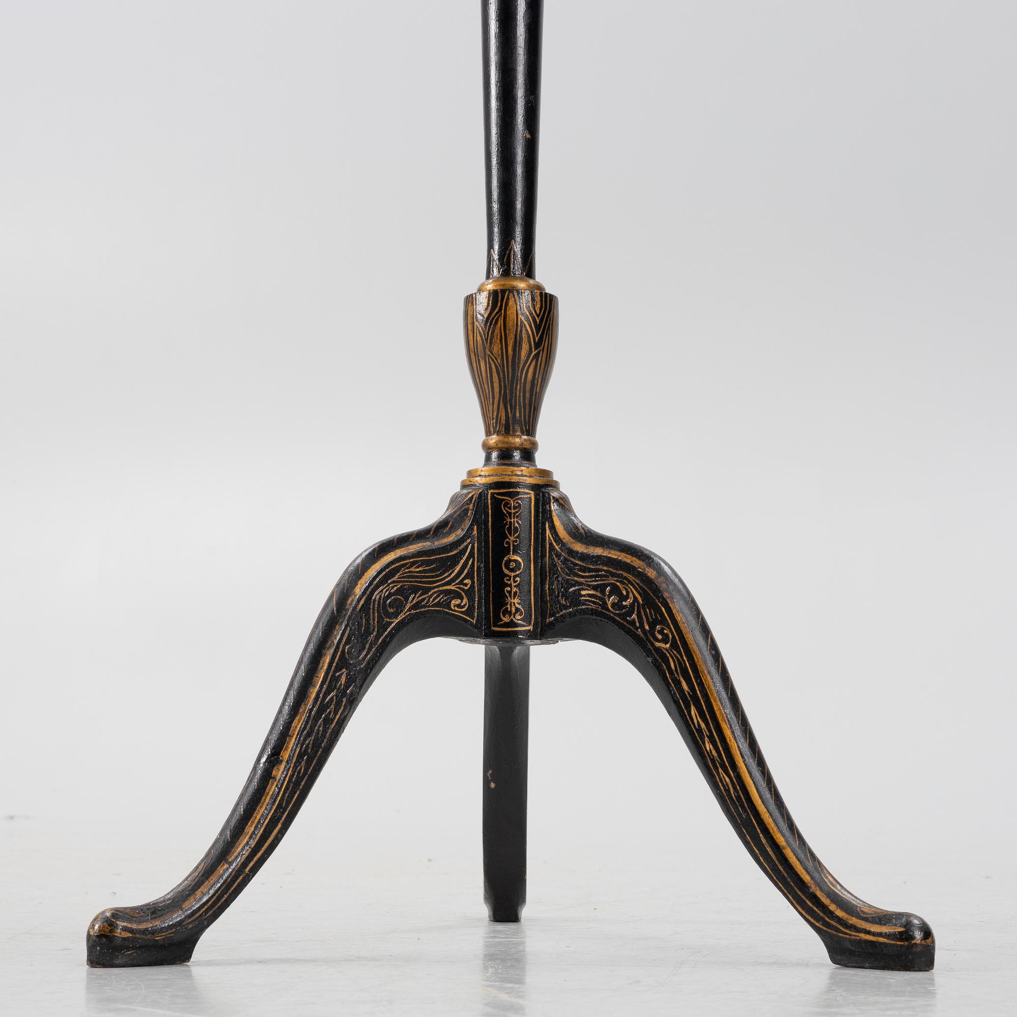 A late Gustavian tilt-top table from J. N. Asplinds workshop in Falun (1785-1820).