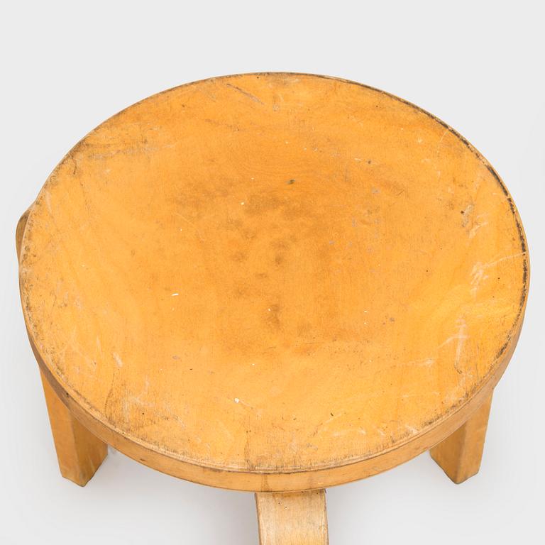 Alvar Aalto, pall, modell 60, samt barstol, modell K65, Artek 1900-talets senare hälft.
