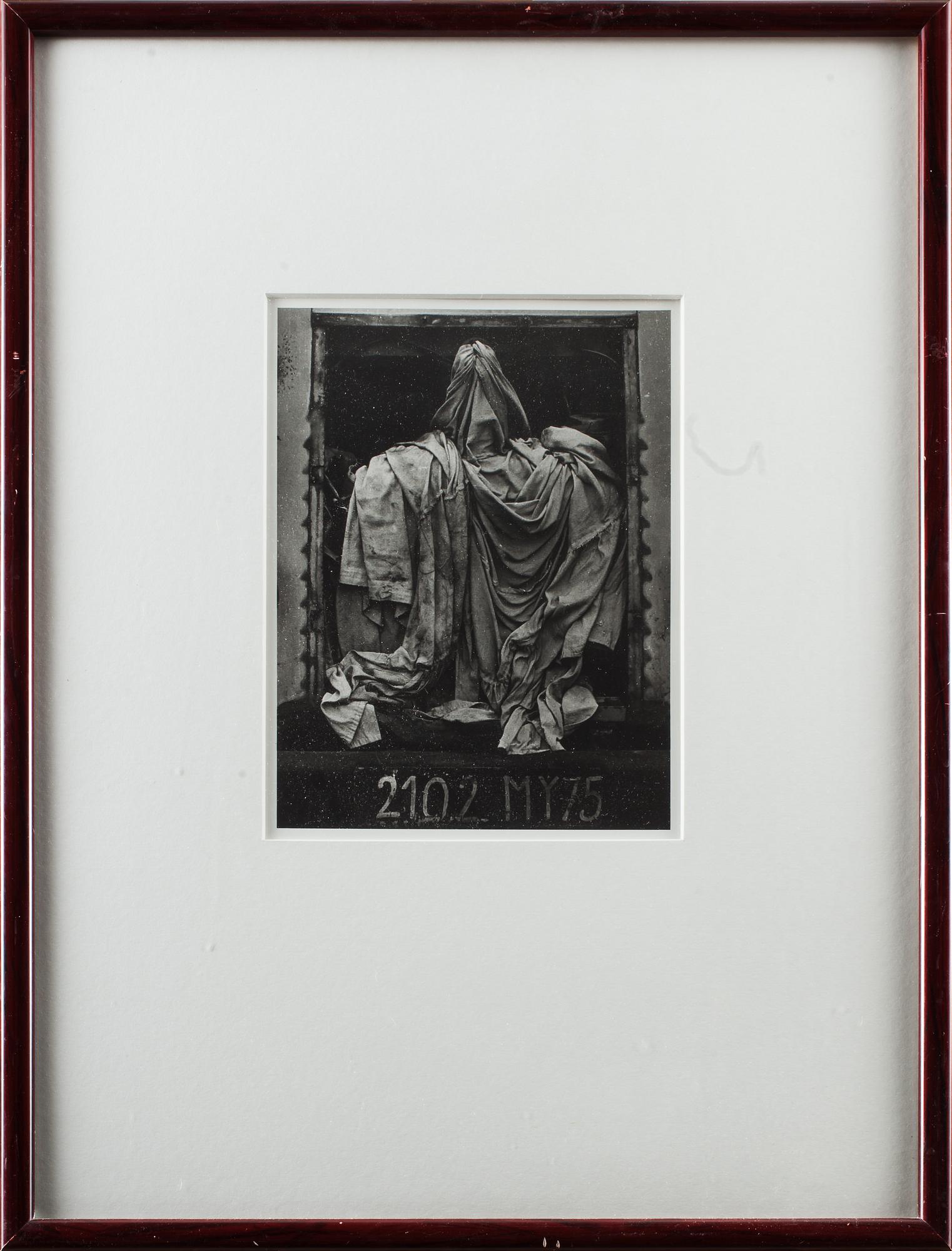 CHRISTER STRÖMHOLM, silvergelatinfotografi, a tergo signerad samt med fingeravtryck.