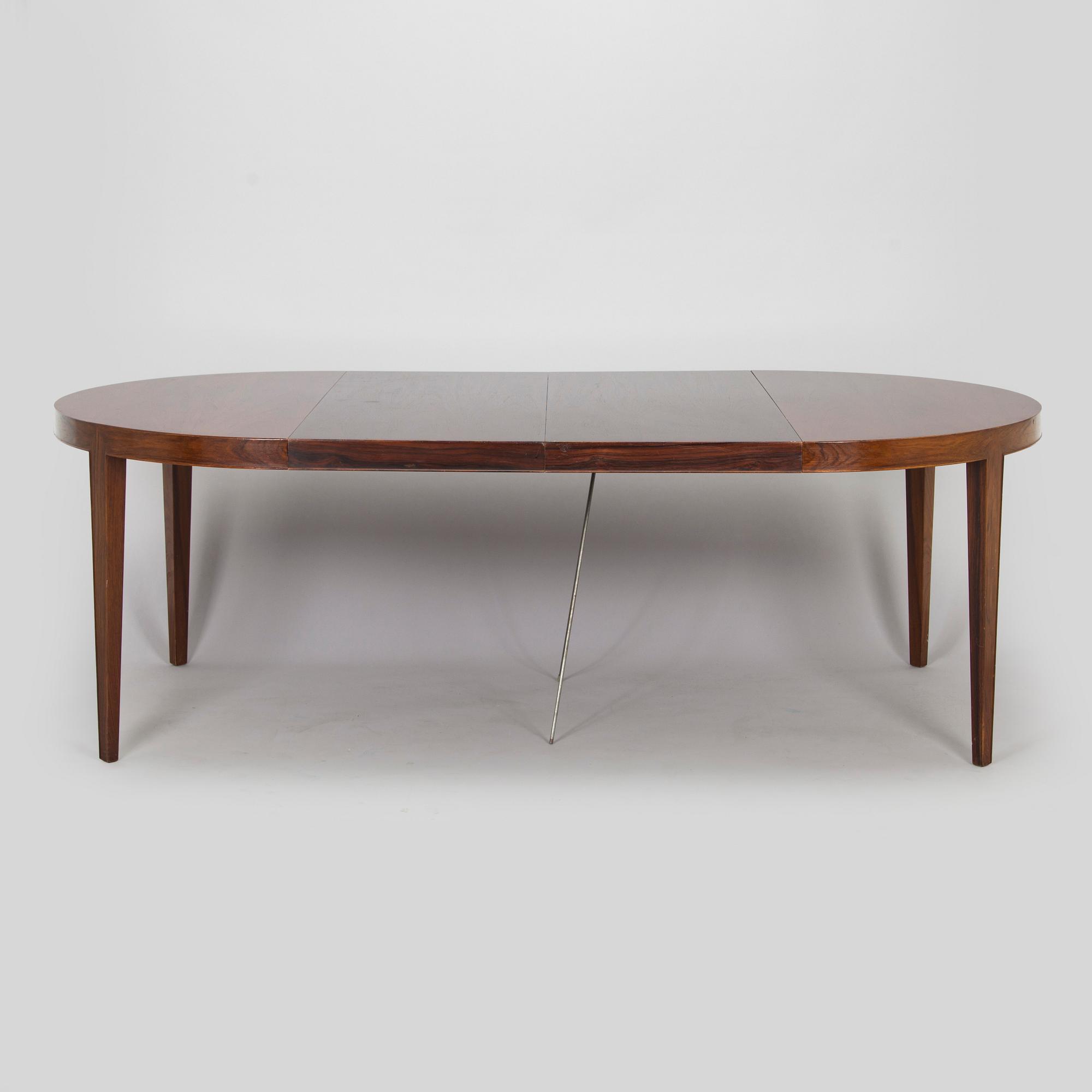 Severin Hansen, mid-20th century dining table, model 180 for Haslev Møbelsnedkeri, Denmark.