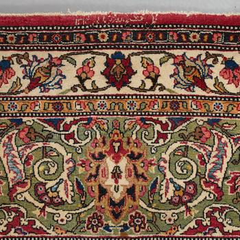 A CARPET, a semi-antique Esfahan park silk, ca 309 x 206,5 cm.