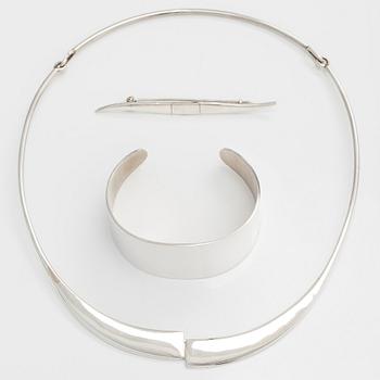 Pekka Piekäinen, collier, armring och brosch, silver, Platinoro, Åbo 2000 - 2009.