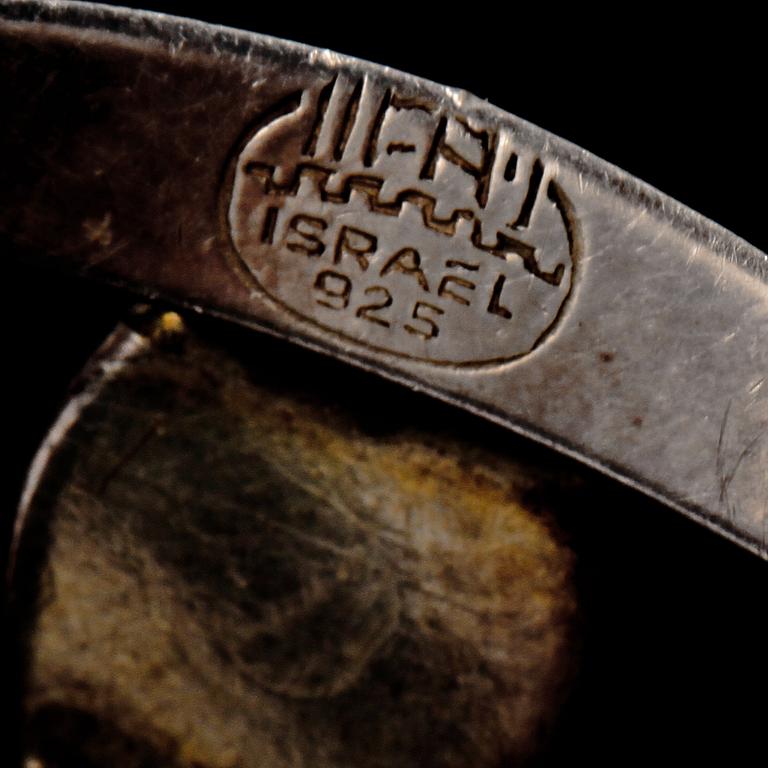 ARMLÄNK, sterlingsilver och cabochonslipade malakiter, Israel, omkring 1900-talets mitt. Vikt 16 g.
