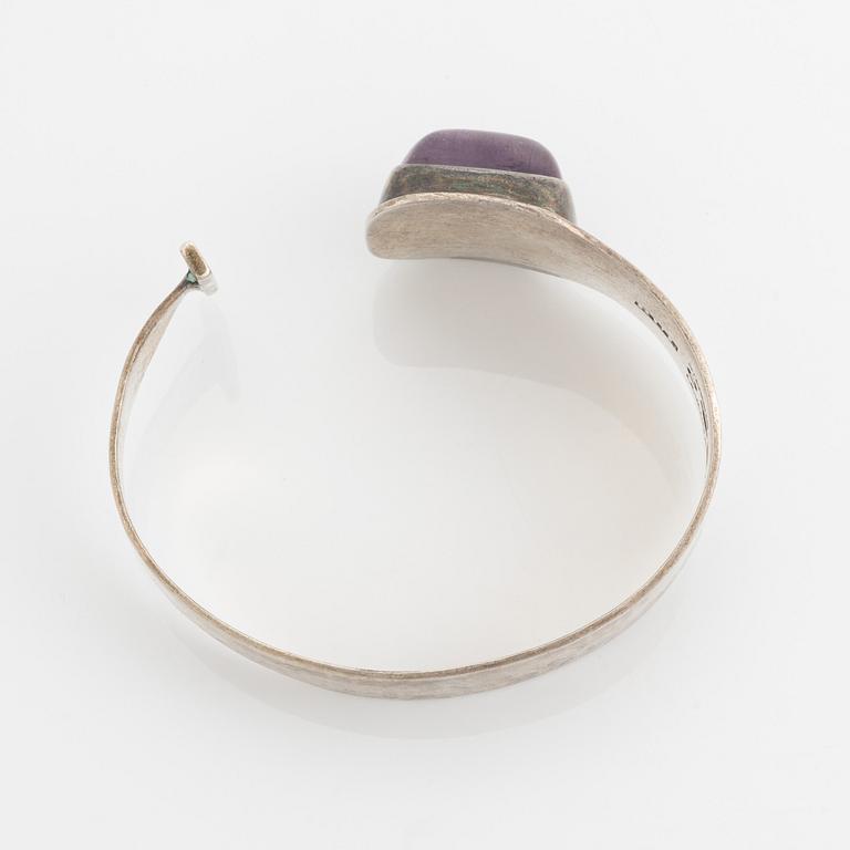 Bengt Liljedahl, silver and amethyst bangle.