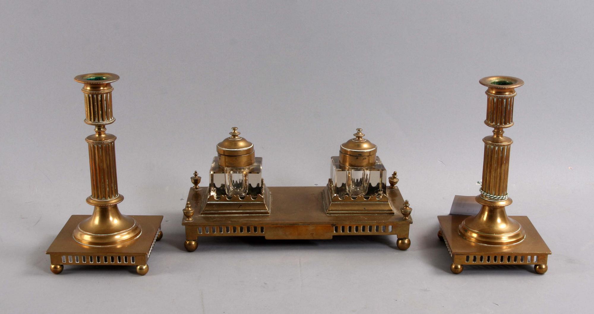 SKRIVUPPSATS MED LJUSSTAKAR, 2+1. Grillby Metall.