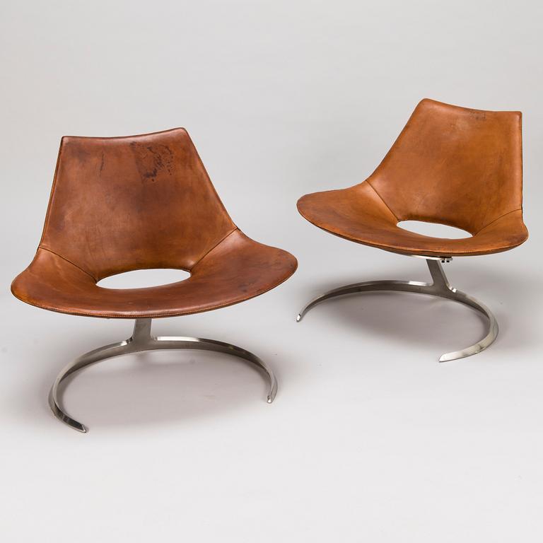 PREBEN FABRICIUS & JØRGEN KASTHOLM, a pair of 1960s 'Scimitar' chairs, Ivan Schlechter.