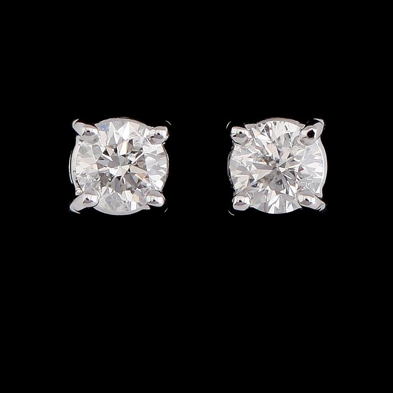 ÖRHÄNGEN, 1 par, 18K vitguld, briljantslipade diamanter tot ca 0.38 ct.