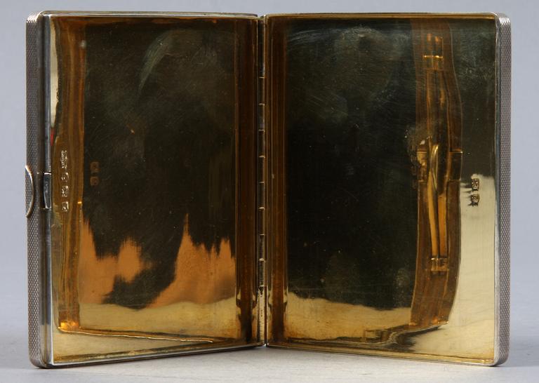 CIGARETTETUI, silver, Mappin & Webb, Birmingham, England, 1924.