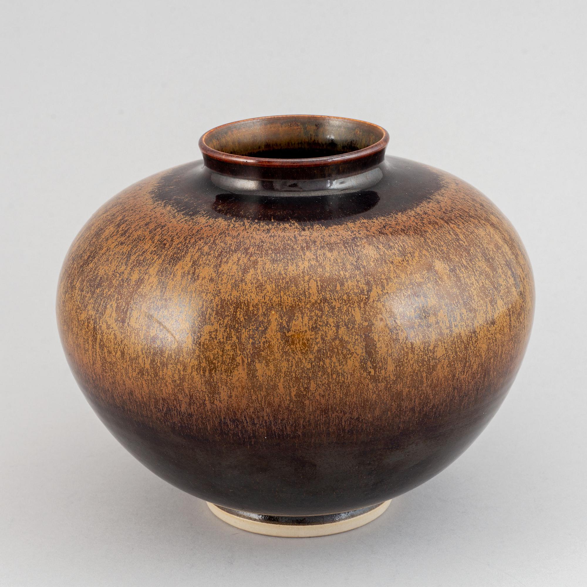 Lasse Östman, a stoneware vase, signed.