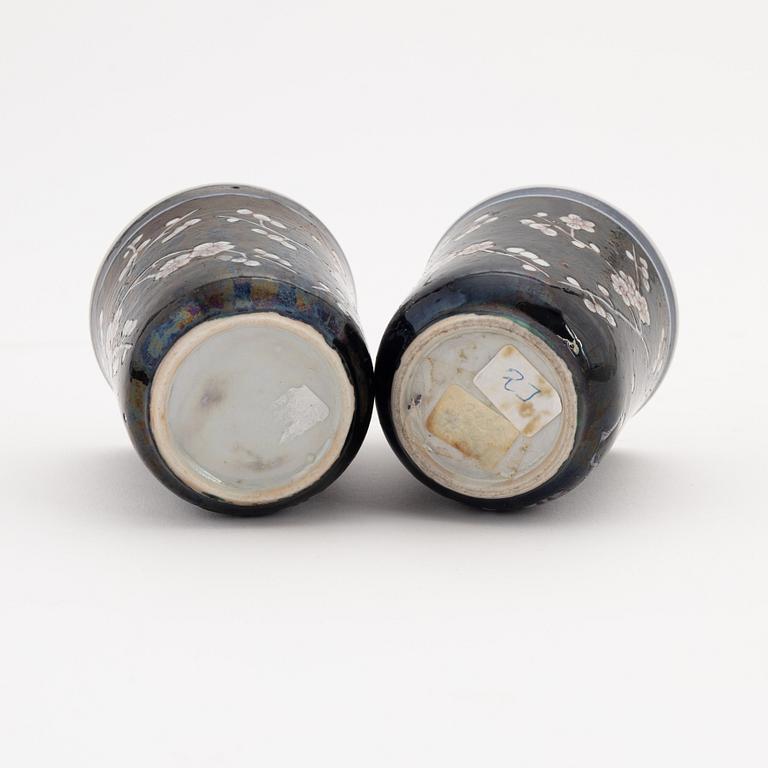 A pair of famille noire cups, Qing dynasty, 19th Century.