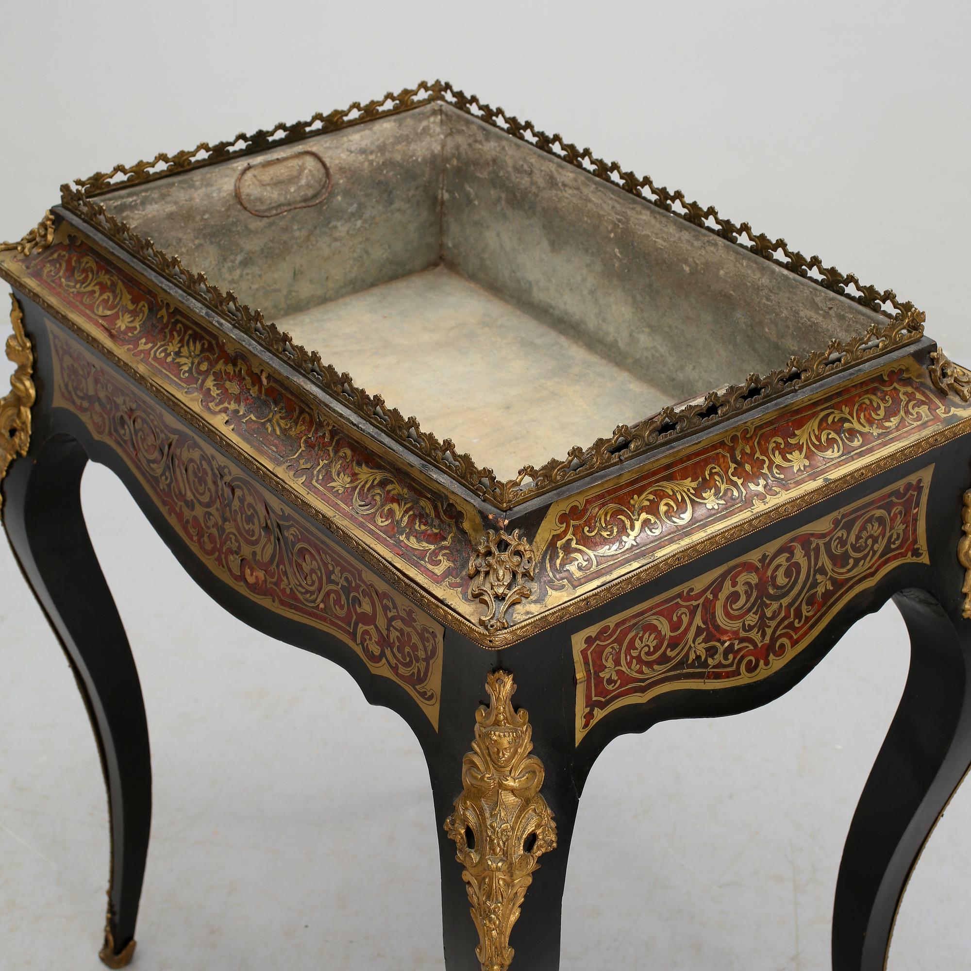 BLOMSTERBORD, Boulle-stil, omkring sekelskiftet 1800/1900.