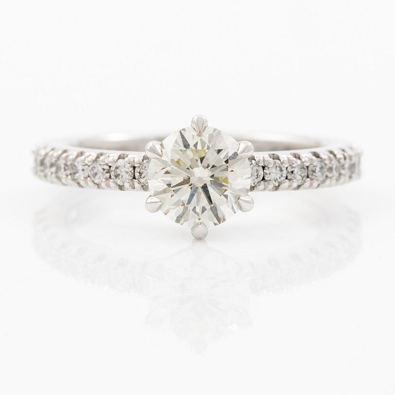 Ring 14K white gold set with brilliant-cut diamonds, accompanied by IGI report.