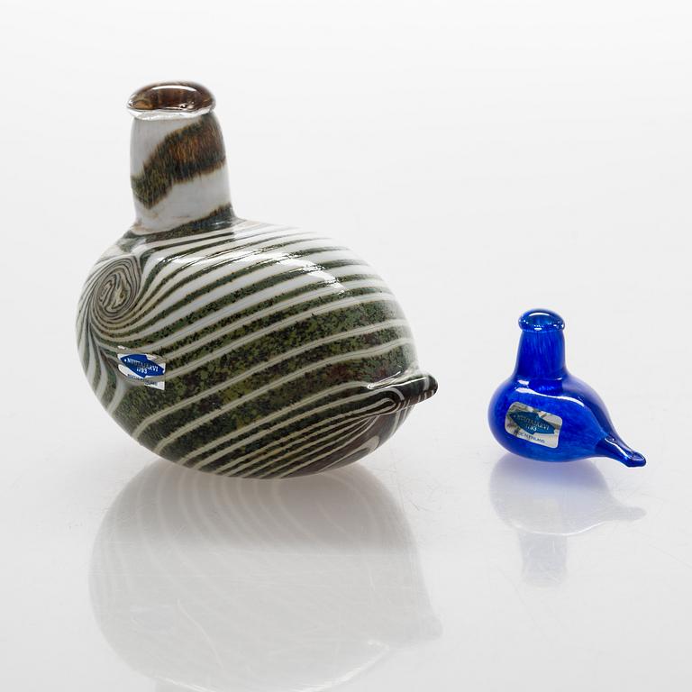 Oiva Toikka,  two glass birds, both signed.