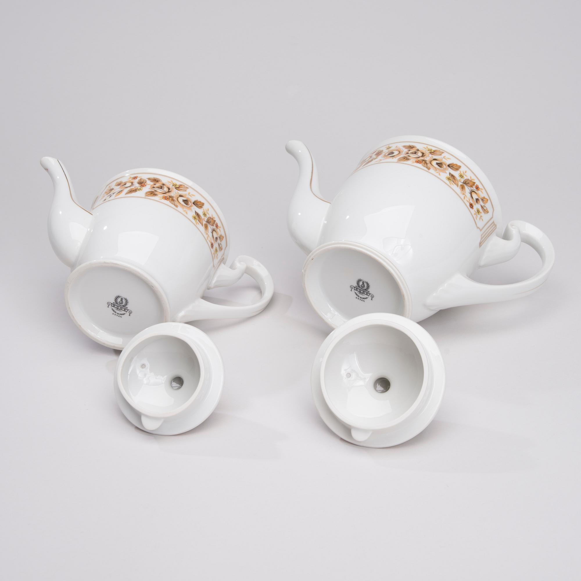 SERVIS, ca 66 delar, "Sone" porslin, Japan 1900-tal.