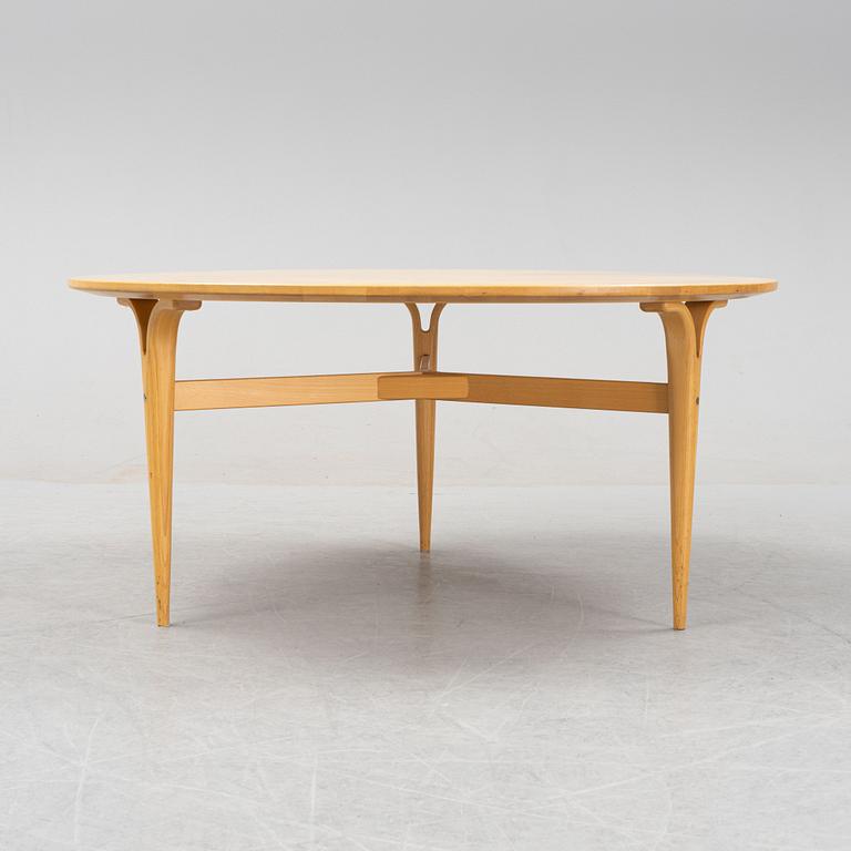 Bruno Mathsson & Piet Hein, a 'Tri Super Elliptical' coffee table, manufactered by Fritz Hansen, Denmark.