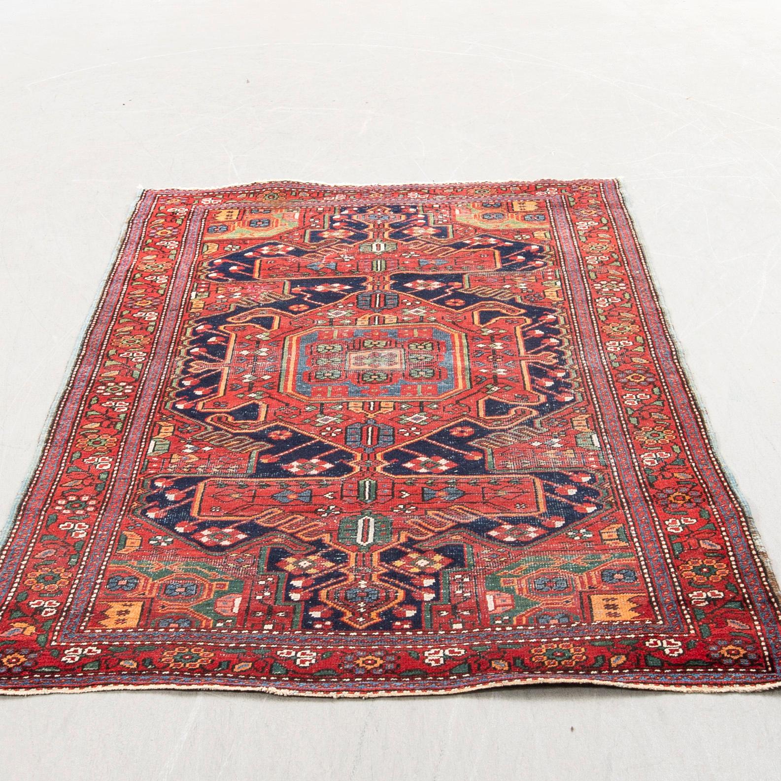 Carpet Hamadan semi-antique/antique approximately 200x134 cm.