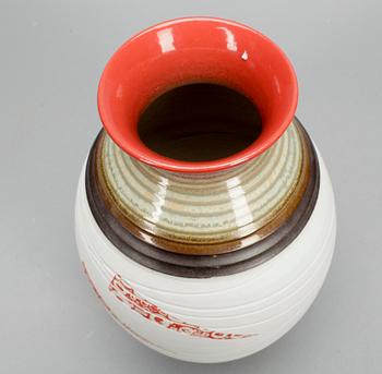 VASER, 2 st. Porslin, Kina, modern tillverkning.