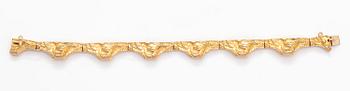 BJÖRN WECKSTRÖM, A 14K gold bracelet "Golden bridge". Lapponia 1976.
