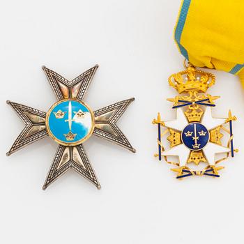 Svärdsorden, kommedörsset med halskors i 18 k guld och kraschan .