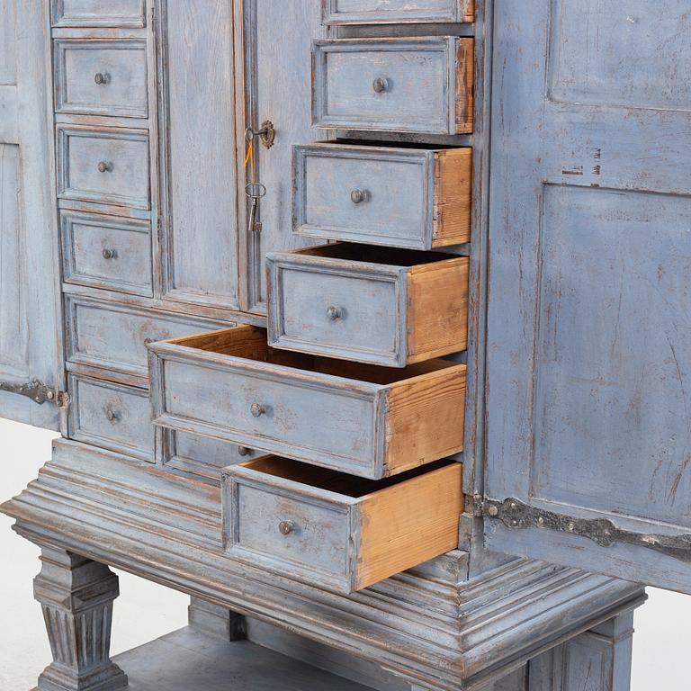 A cabinet, 18th Century.