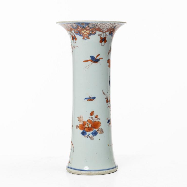 A porcelain vase, China, 18th century.