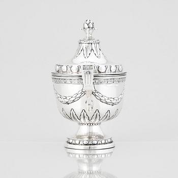Lars Boye, sockerskål med lock, silver, Stockholm 1780. Gustaviansk.