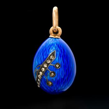 A PENDANT, enamel, rose cut diamonds, 14K (56) guld. Russia.