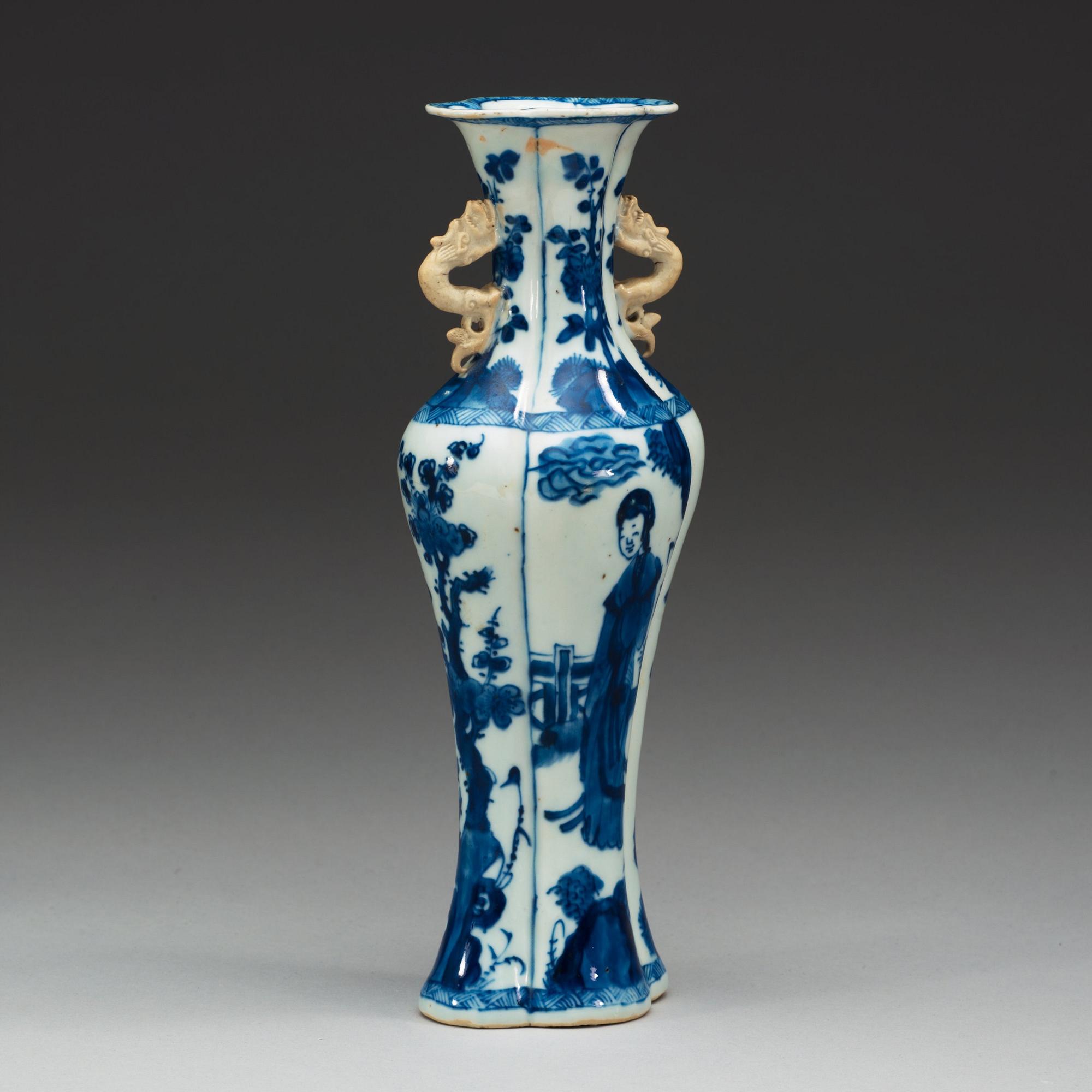 VAS, porslin. Qing dynastin, Kangxi (1662-1722).