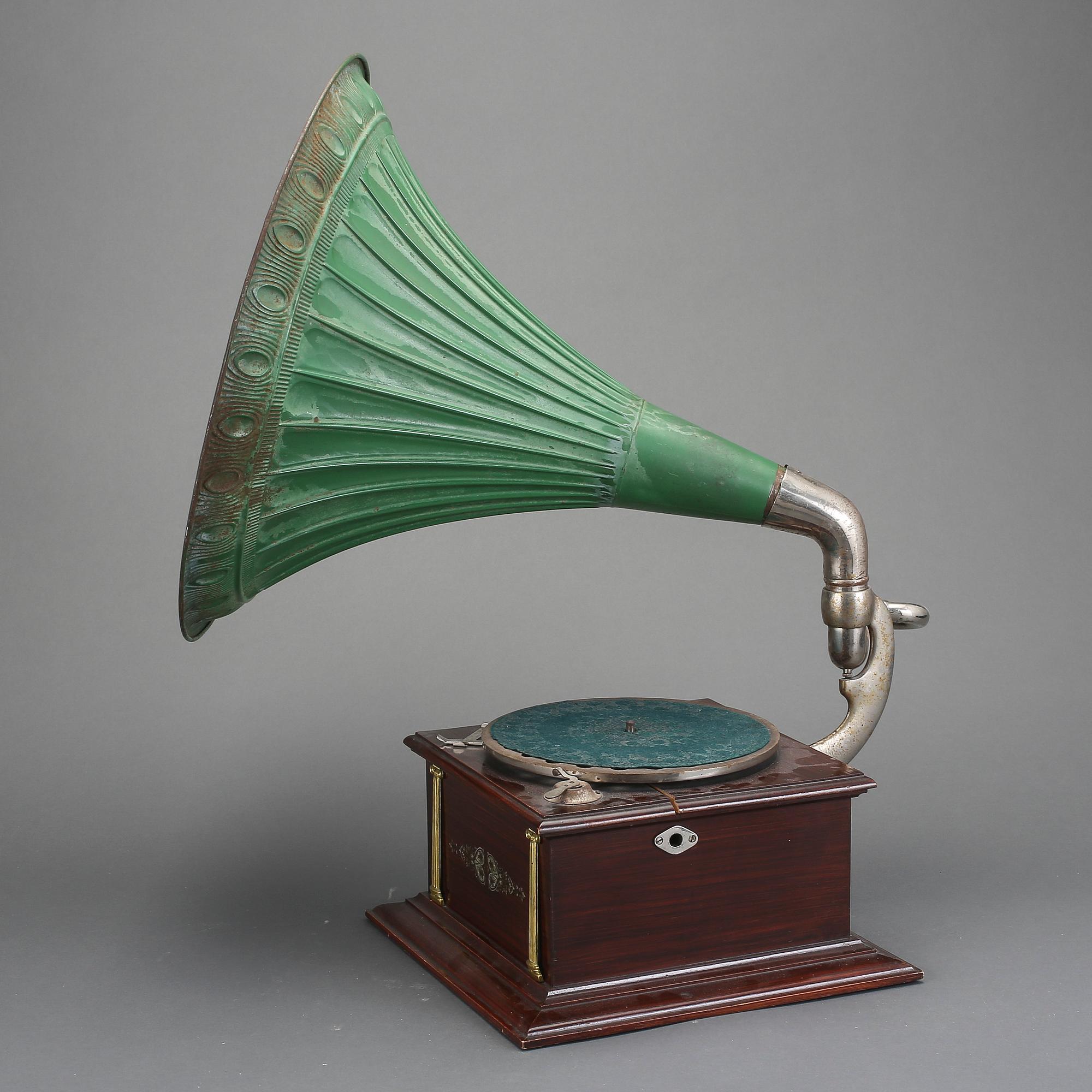 TRATTGRAMMOFON, 1900-talets första kvartal.
