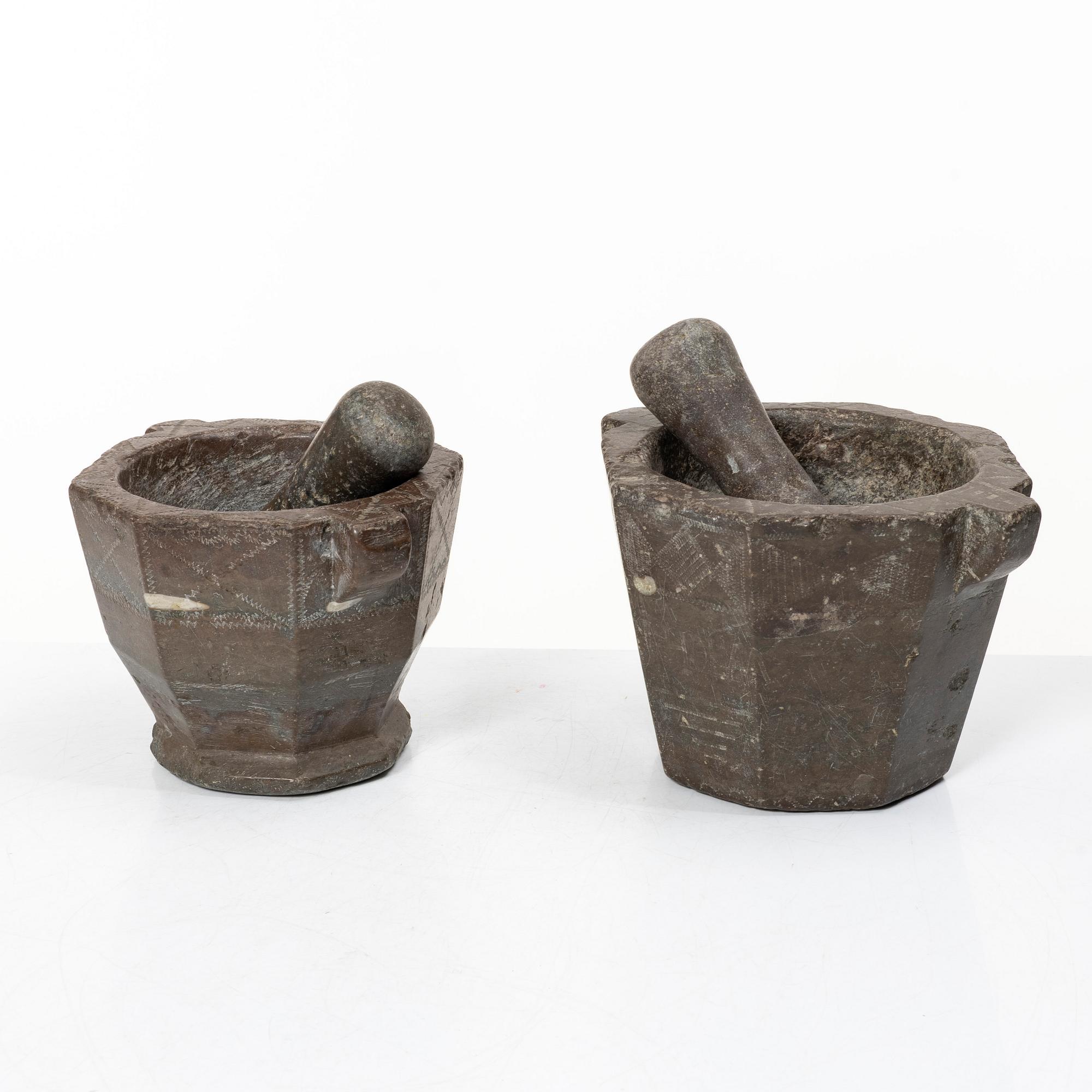 Mortlar, två st, 1800-tal.