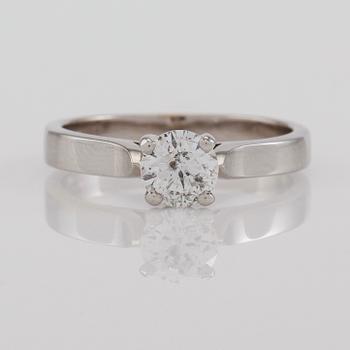RING, 18K vitguld och solitär briljantslipad diamant ca 0.67 ct.
