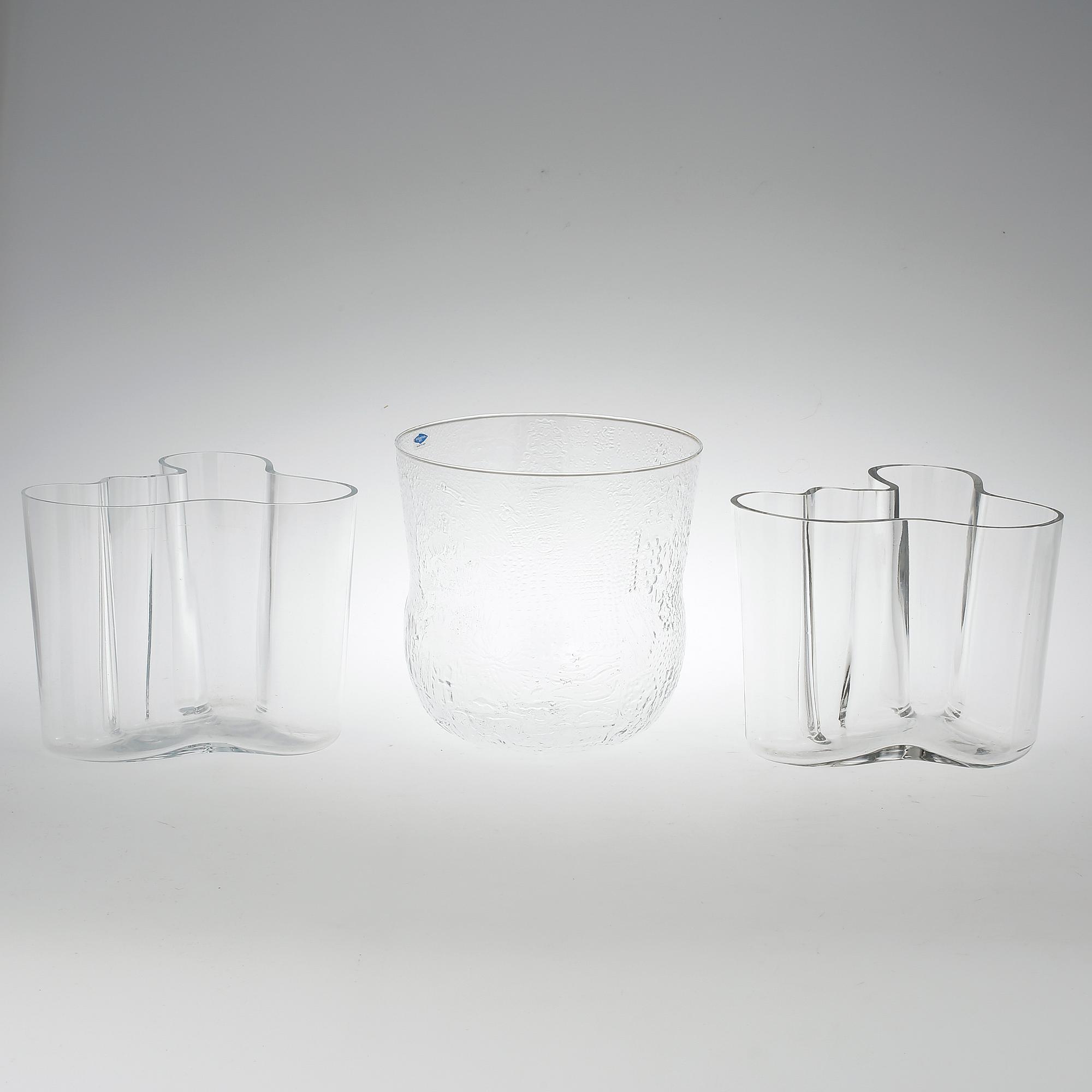 VASER, 3 st, glas, Alvar Aalto Iittala, "Savoy" och Oiva Toikka, Nuutajärvi Notsjö, "Fauna".