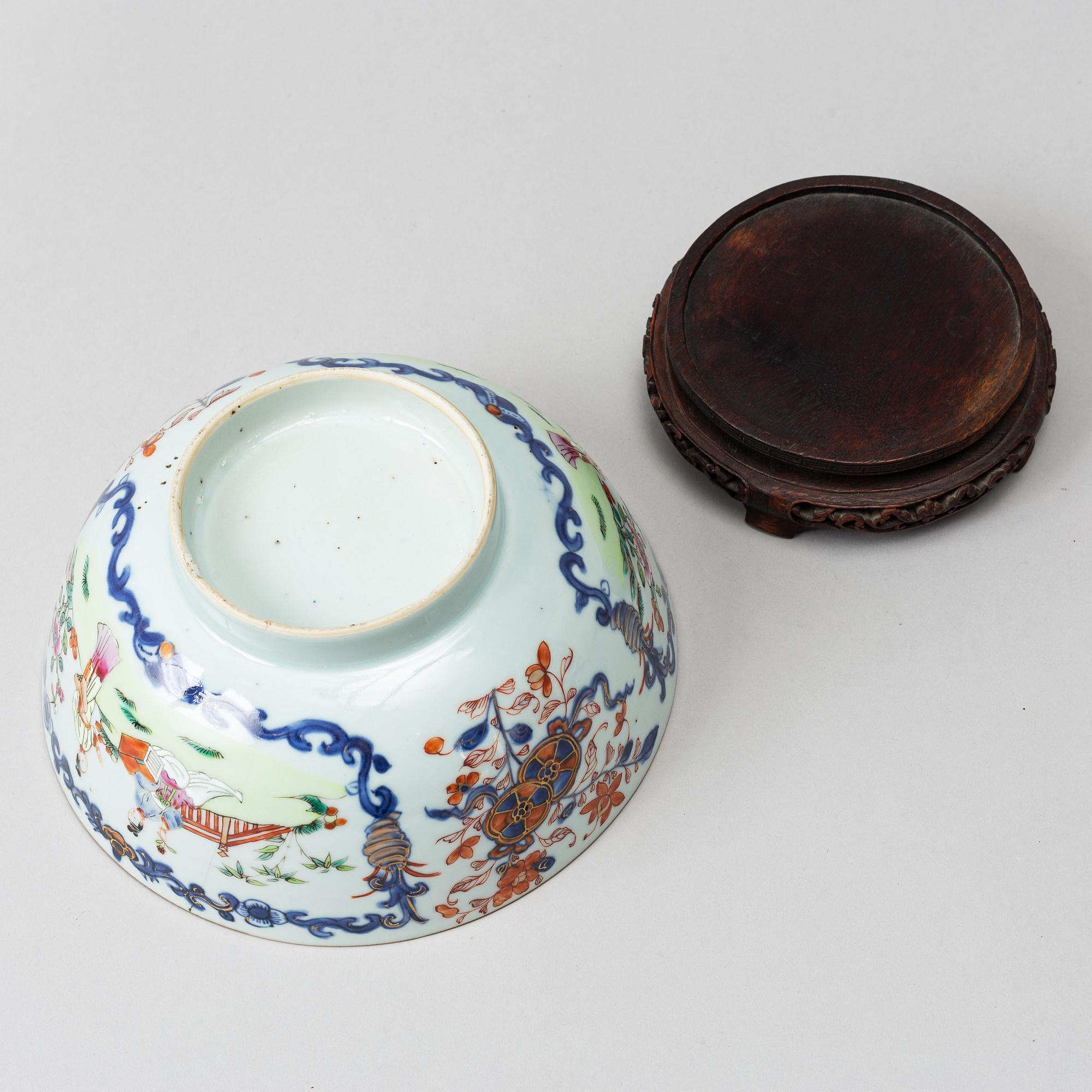 A group of four porcelain objects, Ming and Qing dynasty.