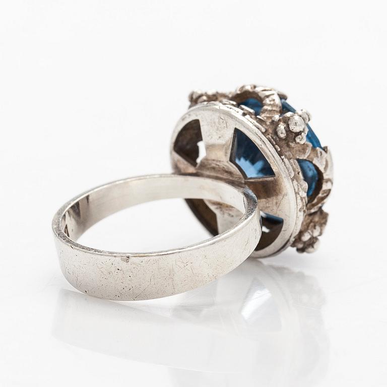 Martti Viikinniemi, ring, fasettslipad syntetisk spinel,  silver, Heinola 1968.