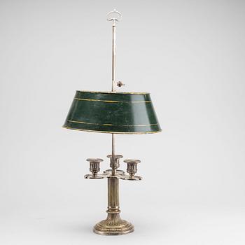 BOUILOTTE-LAMPA Louis XV-stil omkring 1900.