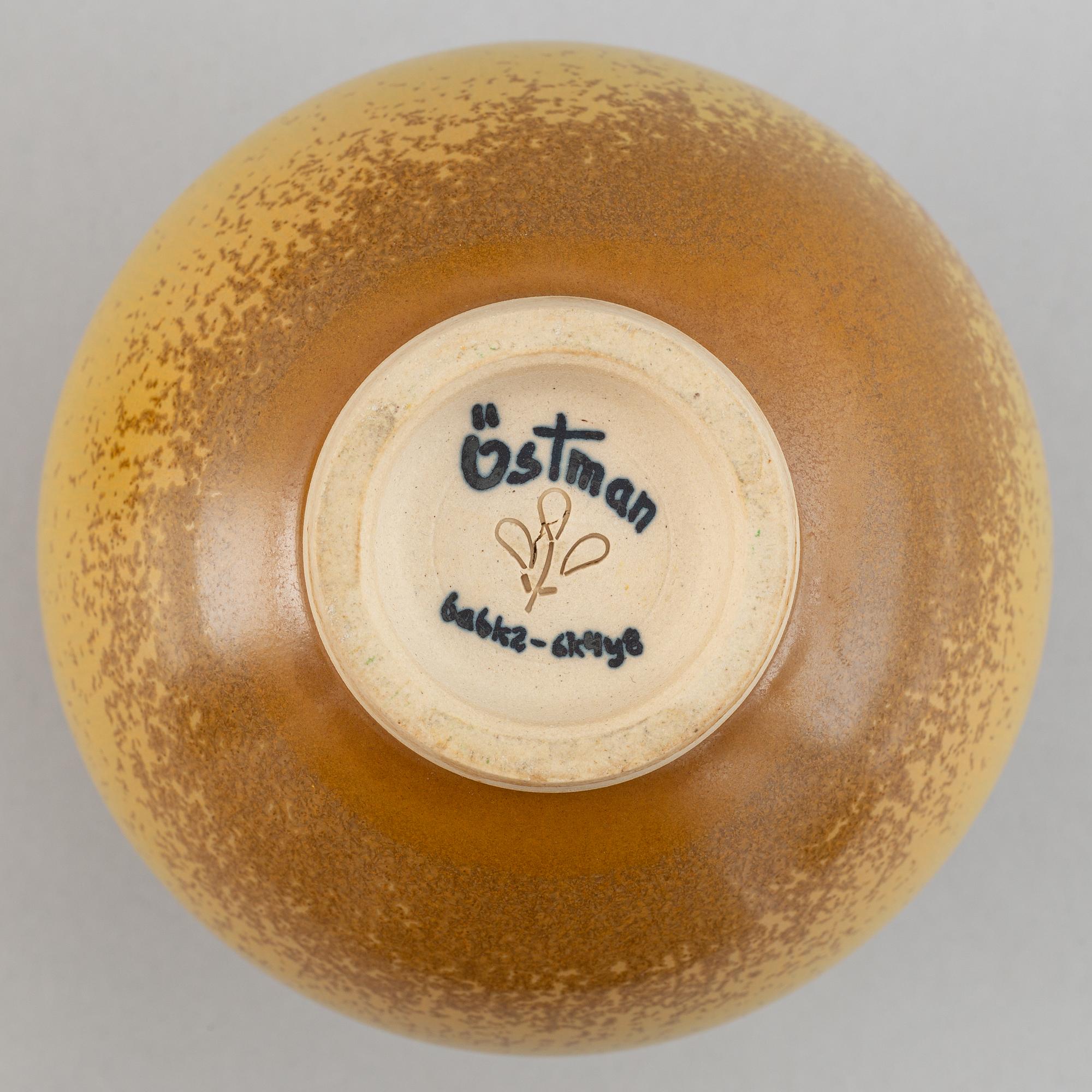 Lasse Östman, a set of four stoneware vases and two bowls.