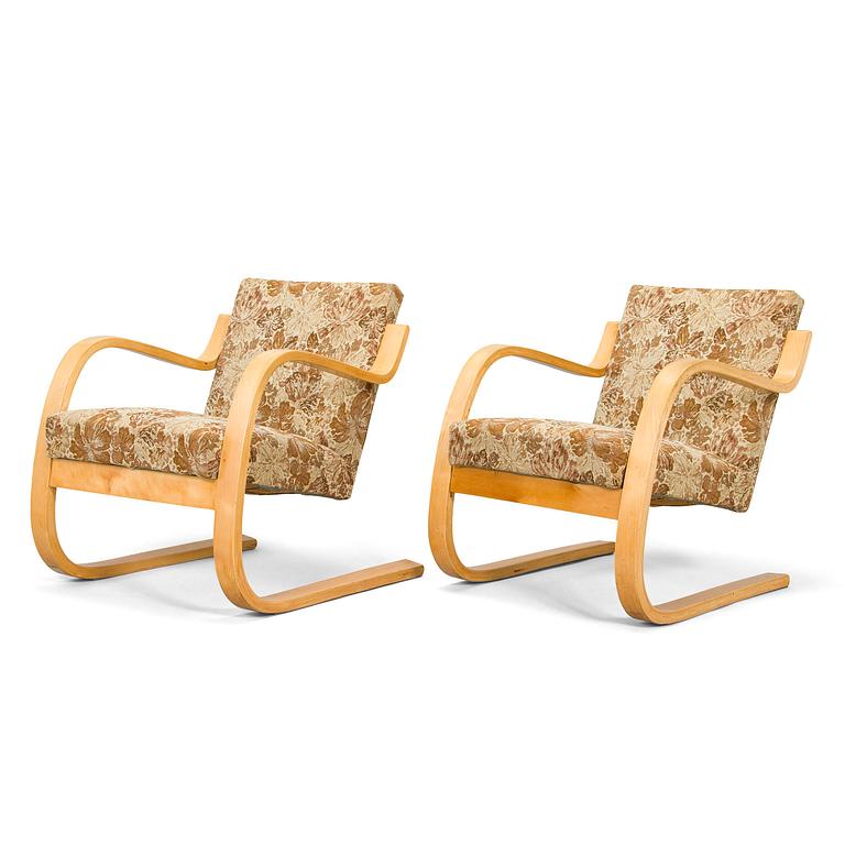 Alvar Aalto, fåtöljer ett par, modell 34 O.Y. Huonekalu- ja Rakennustyötehdas A.B. 1900-talets mitt.