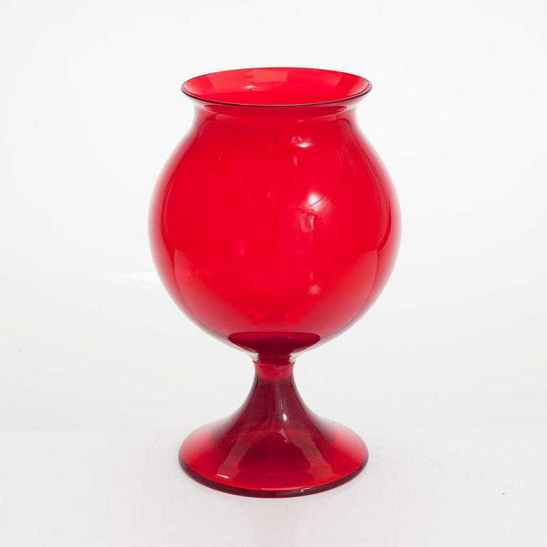 Nanny Still, A 1960s 'Ruusu' vase by Nanny Still, model 1410 for Riihimäen Lasi.