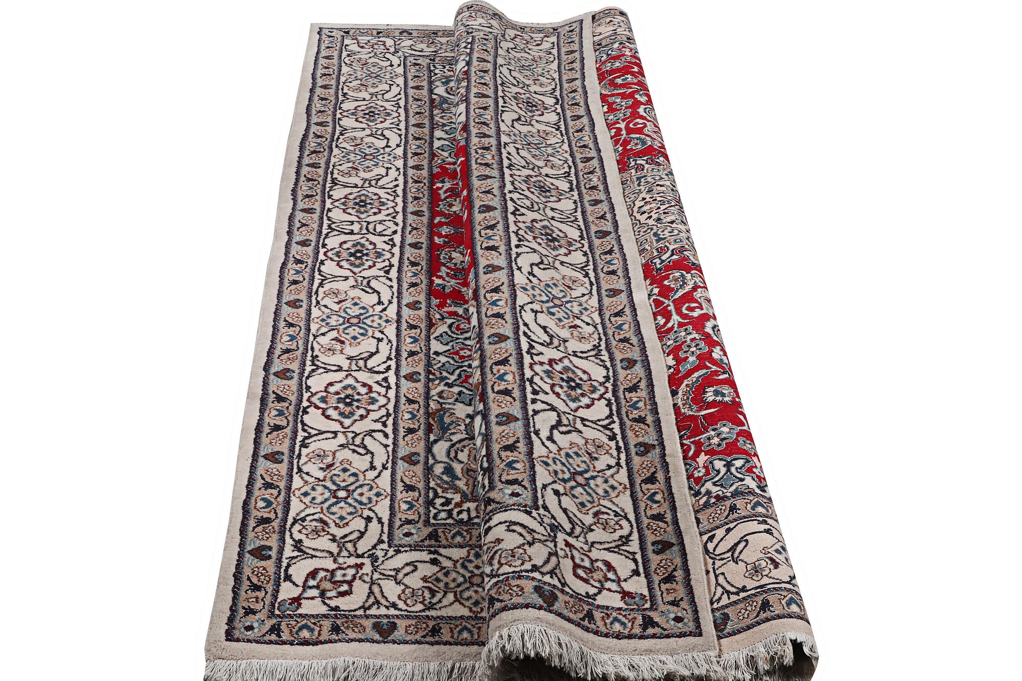 Matta, Nain, part silk, ca. 303 x 198 cm.