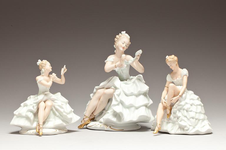 FIGURINER, 3 st, porslin. Wallendorf, 1900-talets andra hälft.