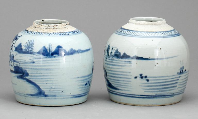 BOJANER, 2 st, porslin, Kina 1800-tal.