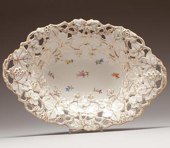 SKÅLFAT, porslin. Meissen.
